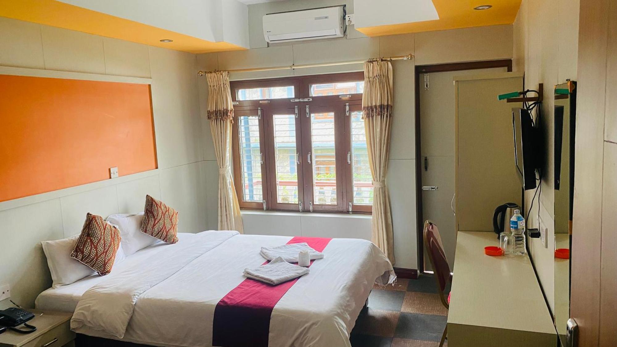 Hotel River Park Pokhara Dış mekan fotoğraf