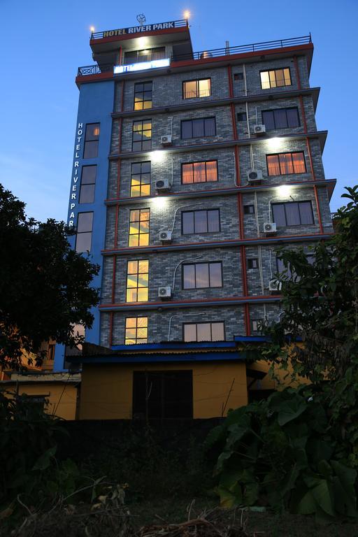 Hotel River Park Pokhara Dış mekan fotoğraf