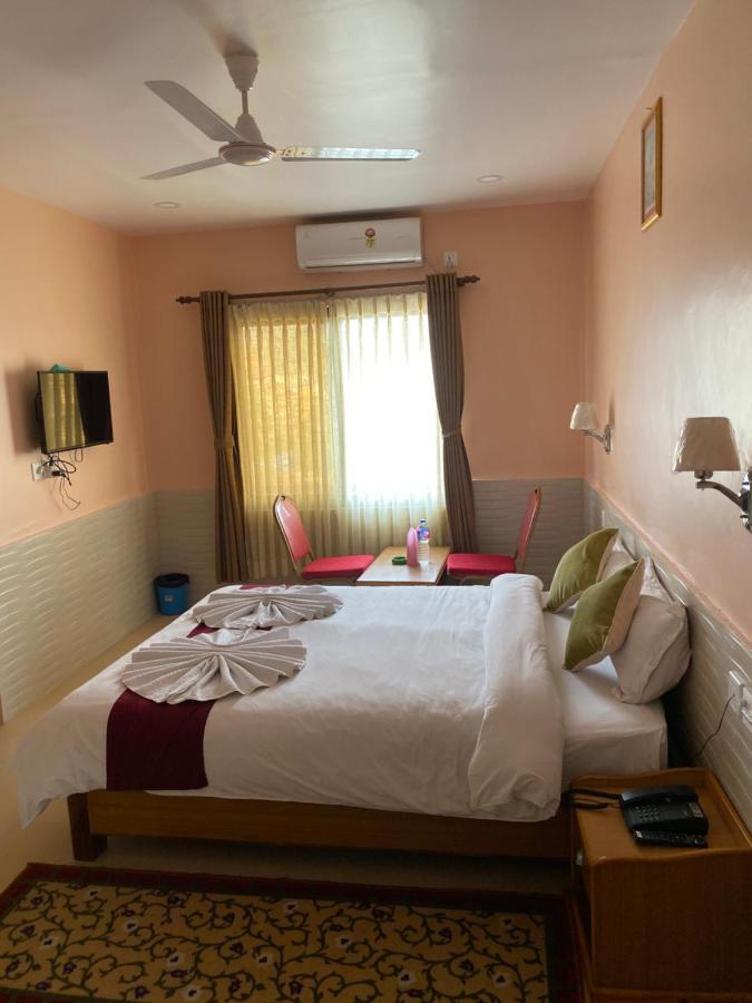 Hotel River Park Pokhara Dış mekan fotoğraf
